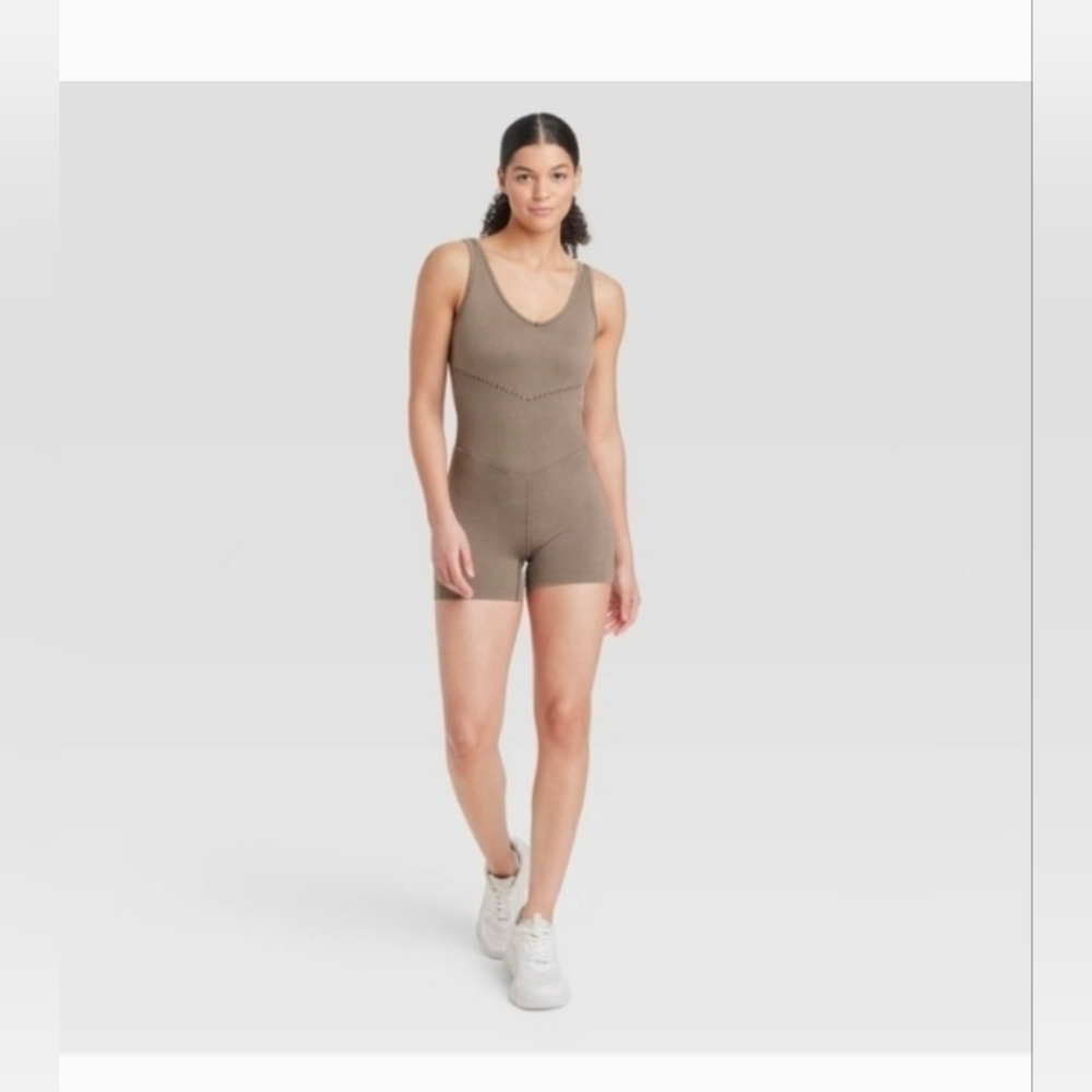 JoyLab Women's Stretch Seamless Short Active BodysuitSize